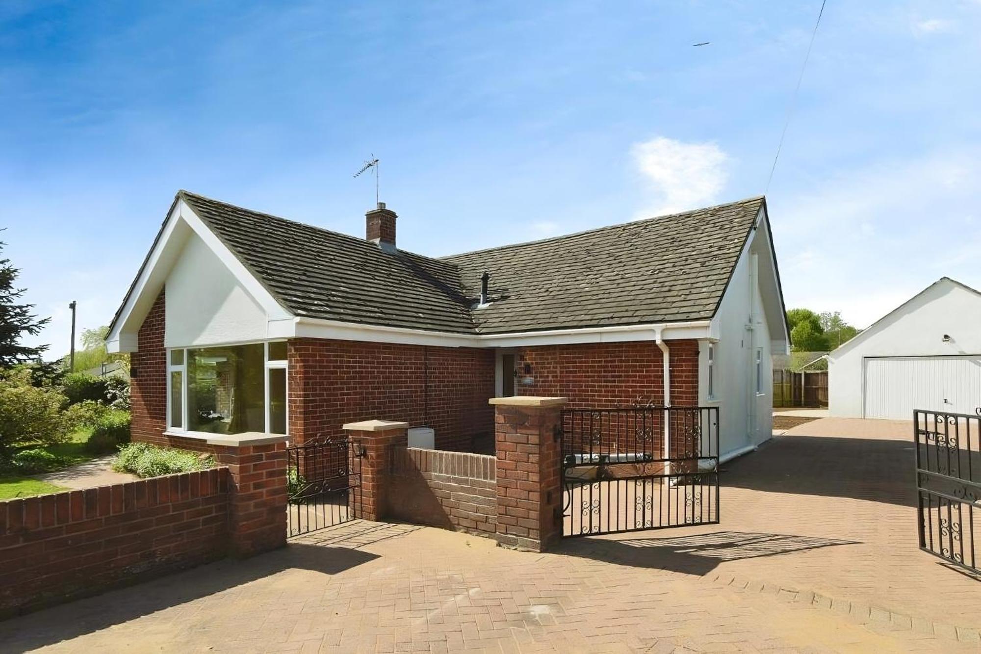 Beautiful 5 Bedroom Bungalow, Sleeps 7, In Calne Bagian luar foto