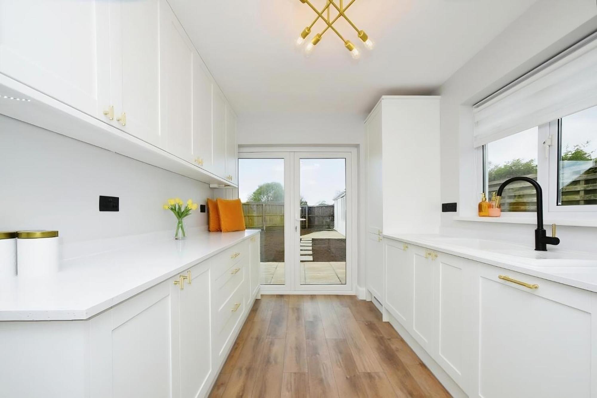 Beautiful 5 Bedroom Bungalow, Sleeps 7, In Calne Bagian luar foto