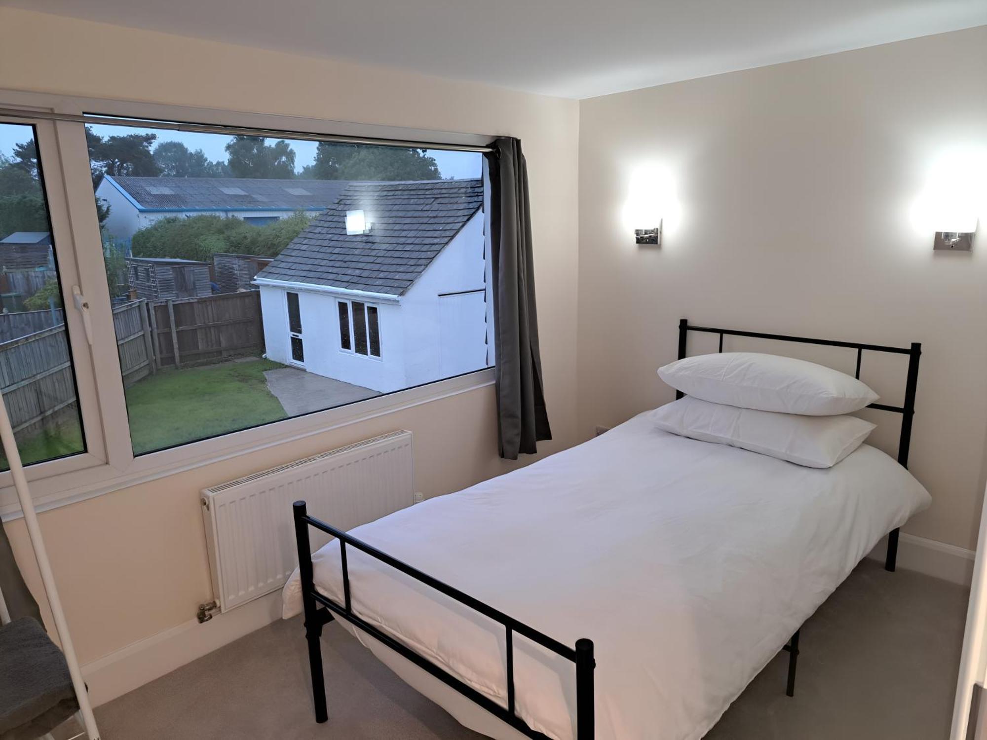 Beautiful 5 Bedroom Bungalow, Sleeps 7, In Calne Bagian luar foto